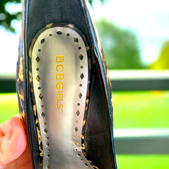 BCBGirls leopard heels - Picture 6 of 9